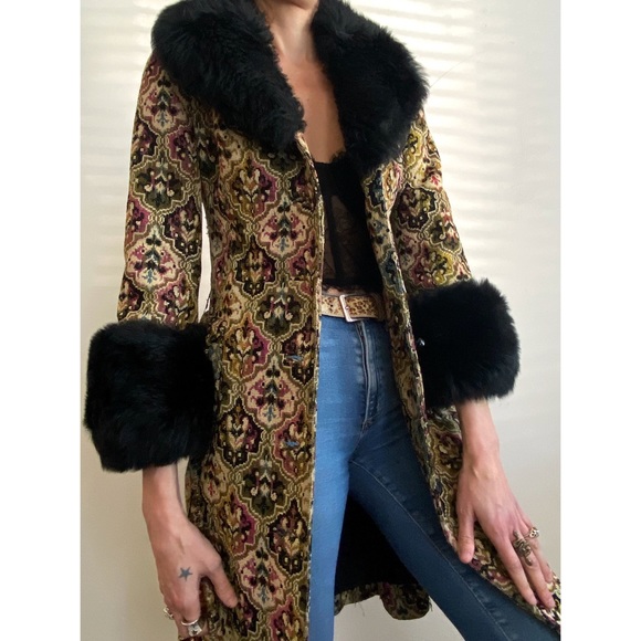 Private Collection: Vintage Tapestry Coat. Small - Picture 6 of 9